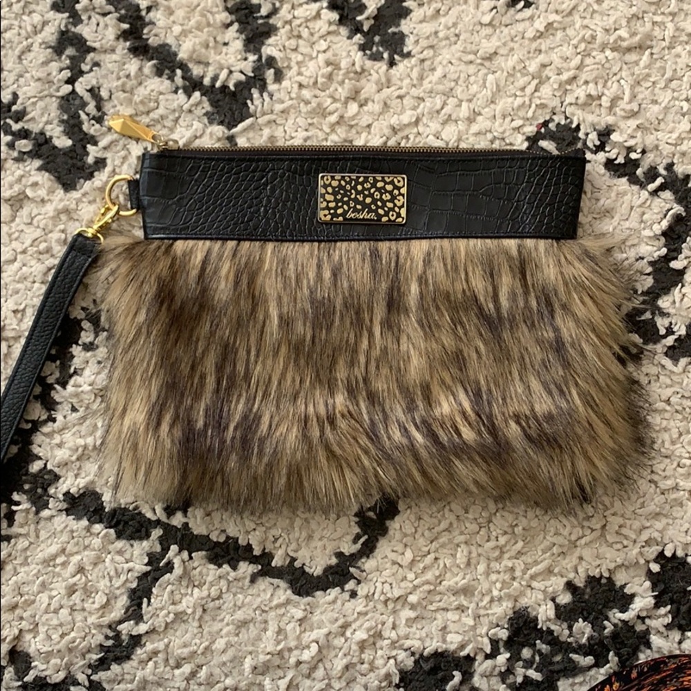 Beautiful and soft leather fake fur clutch!